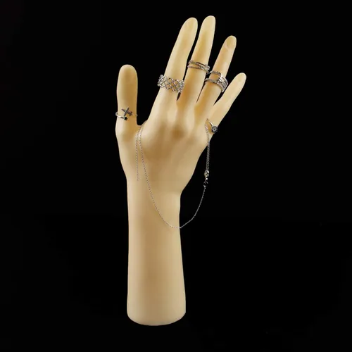 Vista 6 de AUEAR, Expositor de mano de maniquí femenino para soporte de joyería, pulsera, collar, anillo (carne, 11 x 7.3 pulgadas, 1 unidad)