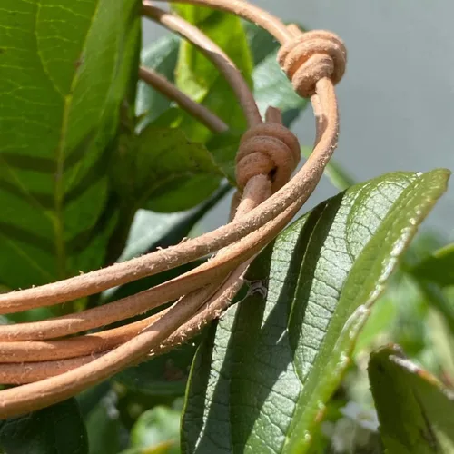 Vista 13 de Pulsera de cuero genuino para hombre de 0.059 in – Brazalete ajustable hecho a mano, pulsera de cuero minimalista para hombre, accesorios simples