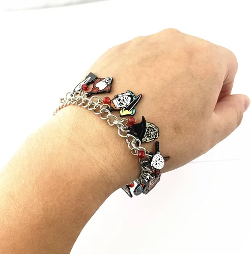 Vista 4 de Twin Six Pulsera de terror de Halloween Michael Myrs Jason Voorhs Fredy Krueger It PenyWis Chuky Face regalo para mujeres y niñas Metal Sin gemas