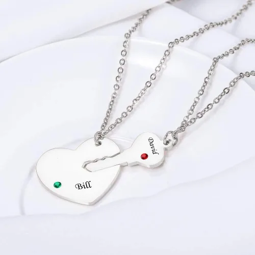Vista 4 de Valyria - Juego de collar de acero inoxidable con piedras de nacimiento y diseño de llave, corazón y rompecabezas, hecho a medida con cualquier