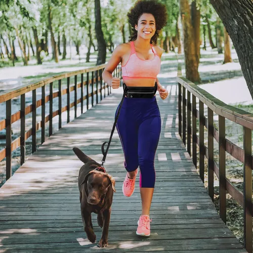 Vista 5 de Correa de perro manos libres, correas para correr en la cintura con bolsa con cremallera, cinturón reflectante ajustable, mango doble, elástico
