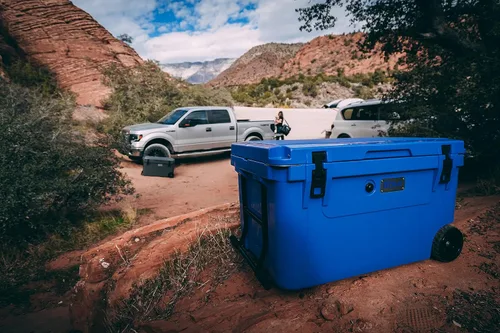 Vista 6 de Blue Coolers Ark Series with Wheels 110 Quart, Roto-Molded Ice Cooler Large Ice Chest Holds Ice up to 10 Days