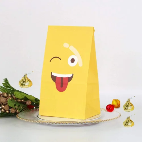 Vista 7 de VstarOne 24 bolsas de dulces – Emoticons bolsas de fiesta con calcomanías, 24 calcomanías, bolsa de papel kraft para bodas, nacimientos