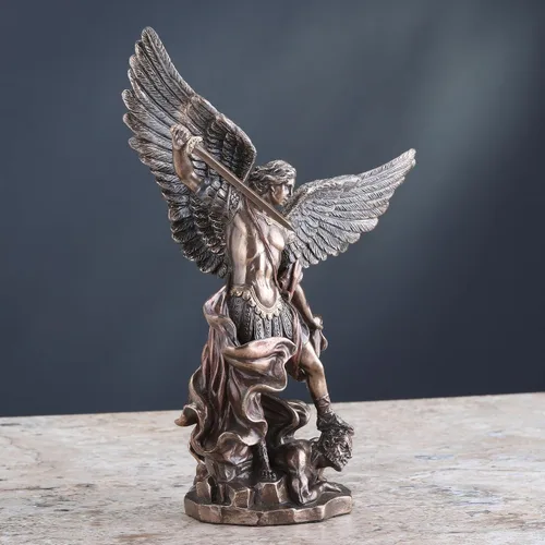 Vista 4 de Unicorn Studios San Miguel de pie sobre el demonio con espada escultura religiosa 7 7/8 pulgadas de alto