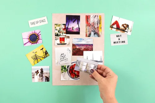 Vista 6 de Free Period Press Vision Board Book, más de 700 palabras e imágenes en todas las categorías, para visualizar tus objetivos y sueños de vida