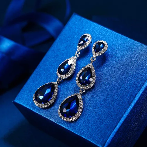 Vista 3 de EleQueen Pendientes de cristal austriaco en tono dorado para mujer, forma de pera de 2.5 pulgadas, color esmeralda