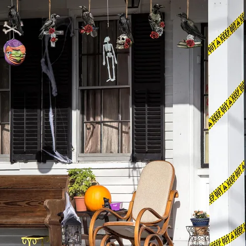 Vista 7 de Bencailor 24 adornos góticos colgantes de madera negra con impresión de doble cara de cuervo gótico decoración de cuervo en cabeza de calavera
