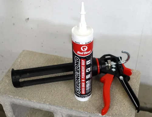Vista 8 de Red Devil 0956 Strong Bond Hybrid Polymer Adhesivo y sellador de construcción, 9 onzas, blanco, 1 paquete