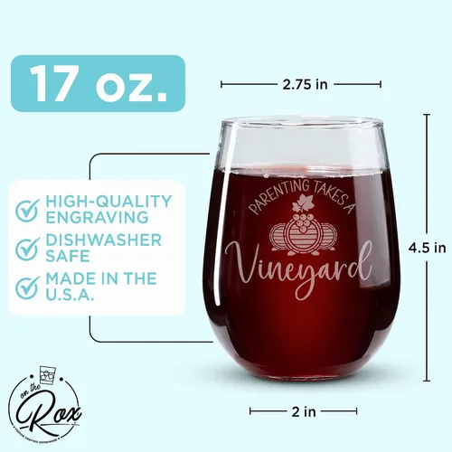 Vista 2 de On The Rox Drinks Regalos de vino para mamá, copa de vino grabada sin tallo de 17 onzas con texto en inglés "Parenting Takes A Vineyard", única y 1