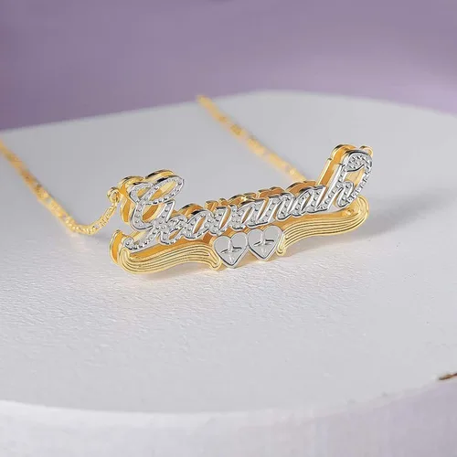 Vista 2 de Collar con placa para nombre de chapado doble, collar de corazón personalizado de dos tonos, oro y plata, collar personalizado con nombre