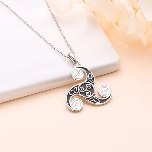 Vista 3 de Collar celta de plata de ley con nudo celta irlandés, nudo de amor, nudo triquetra, collar de Claddagh para mujer