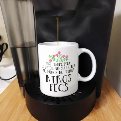 Vista 5 de Regalos para mamá papá Al Menos No Tienes Ninos Feos Mamá Hija Papá Hijo Regalos Taza de Café Taza de Té Blanco