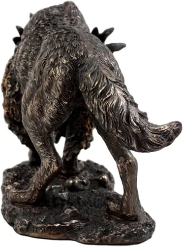 Vista 4 de Ebros Gift Figura vikinga de mitología nórdica Fenrir Wolf God Slayer de Odin de 8.25 pulgadas de largo, figura de lobo gigante de Vánagandr poética