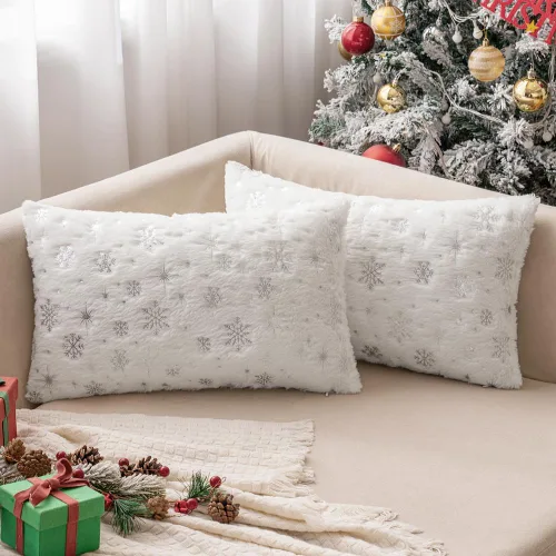 Vista 25 de MIULEE - Juego de 2 fundas de cojín decorativas de Navidad, hechas de piel sintética suave con copos de nieve plateados y brillantina, para Verde