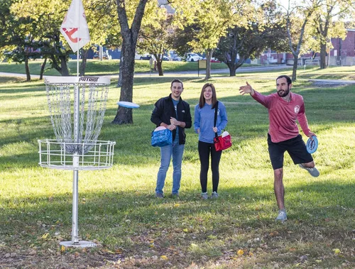Vista 6 de Dynamic Discs Disc Prime Burst Disc - Kits de inicio de disc golf para hombres, mujeres y niños, putter, rango medio, driver, mini disco adicional