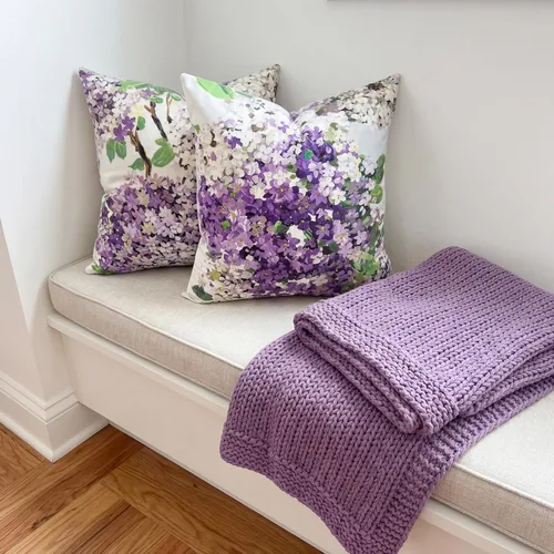 Vista 7 de Juego de 2 fundas de almohada decorativas de terciopelo con flores de hortensias moradas de 18 x 18 pulgadas, fundas de almohada decorativas