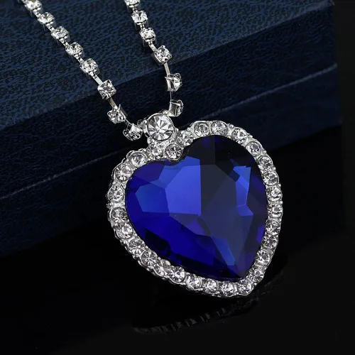 Vista 2 de HEYu jewelry Titanic - Collar en forma de corazón con dije de cristal azul real para mujer esposa