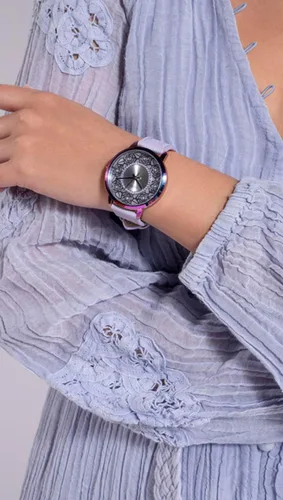 Vista 4 de GUESS US - Reloj analógico con corte floral iridiscente para mujer