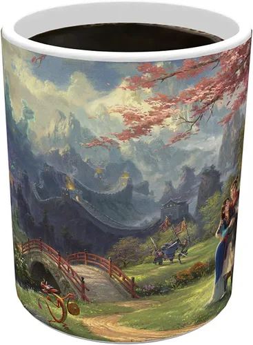 Vista 5 de Morphing Mugs Disney - Mulan - Blossoms of Love - Una taza de cerámica sensible al calor que cambia de color de 11 onzas – Imagen revelada cuando se