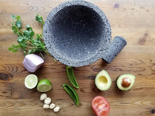 Vista 3 de RSVP International Molcajete mexicano auténtico, 8.5 x 5 pulgadas, piedra volcánica natural