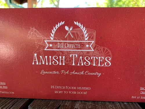 Vista 2 de AmishTastes PA Dutch Birch Beer & Whoopie Pies Caja de comida divertida