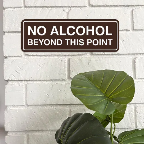 Vista 4 de Letrero estándar con texto en inglés "No Alcohol Beyond This Point", color negro, pequeño, 1 paquete