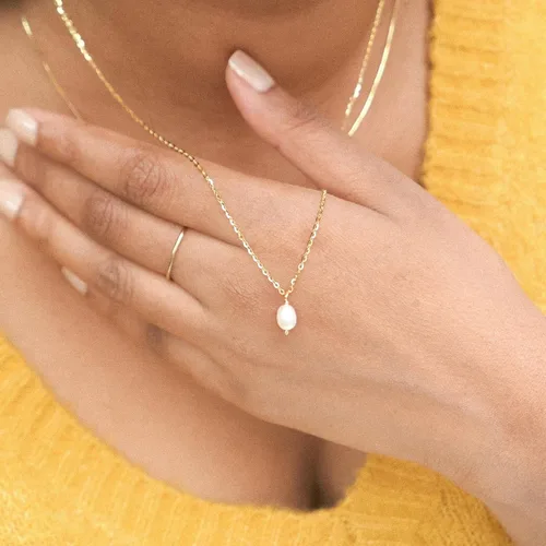 Vista 4 de Ieftop Collares de perlas para mujer, chapado en oro de 14 quilates, hecho a mano, delicado collar de cadena de perlas de agua dulce, collar