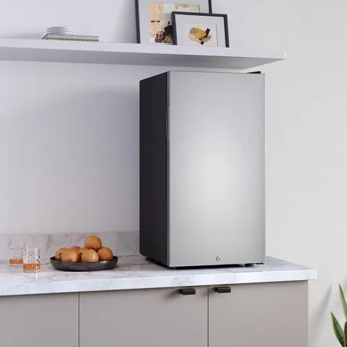 Vista 2 de EdgeStar BWC210SLD 113 Can Beverage Center Puerta sólida inoxidable