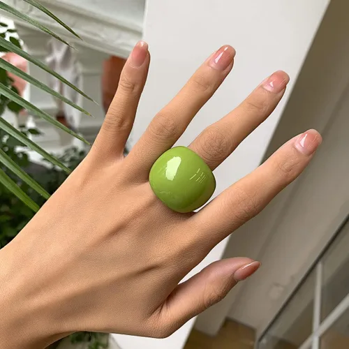 Vista 4 de Juego de anillos coloridos de acrílico grueso de banda ancha, anillos de resina gruesos para nudillos, anillos apilables, joyería Y2K para mujeres
