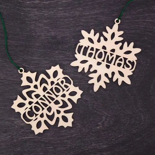 Vista 4 de Juego de 5 regalos personalizados de madera, adorno de Navidad grabado, adorno de árbol de Navidad de madera, decoración de Navidad, personalizado