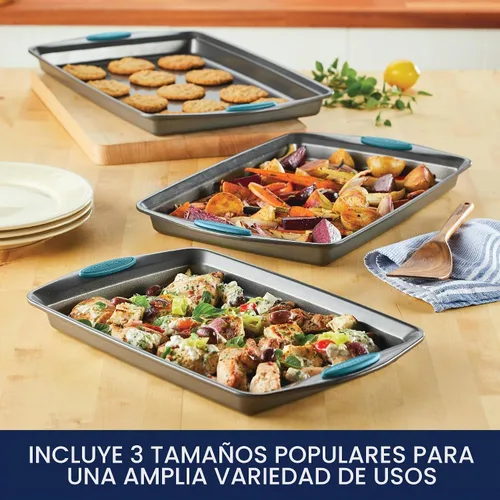 Vista 6 de Rachael Ray Bakeware - Juego de bandejas antiadherentes para galletas, 3 piezas, gris con agarres azul agave