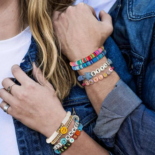 Vista 7 de Gpurplebud 4Pcs Taylor Bracelets Eras Tour Outfits Swiftie Lover 1989 Reputation Speak now Fearless Midnight Taylor Outfit Friendship Music Gifts