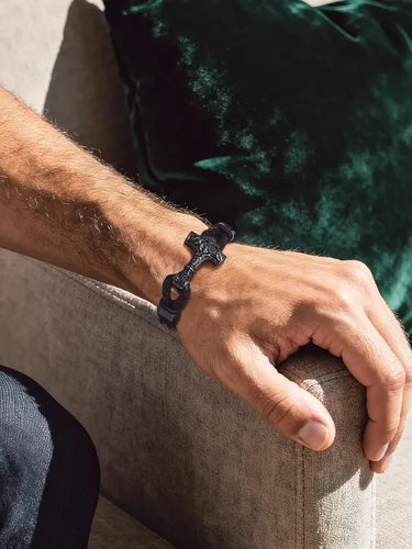 Vista 3 de Bandmax Pulsera trenzada de cuero negro para hombre con colgante gótico punk, pulsera de cuero con hebilla de acero inoxidable, paquete de regalo