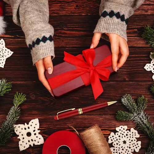 Vista 7 de Eaasty Juego de 16 bolígrafos de madera de regalo, incluye bolígrafo de tinta de gel, caja de madera y 12 recambios para maestros y padres, regalos