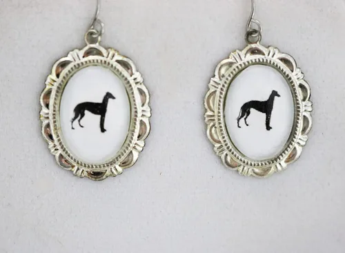 Vista 2 de Greyhound Gifts - Joyería de perro para mujer, aretes de camafeo hechos a mano, plata