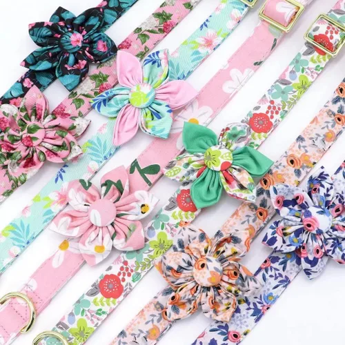 Vista 3 de Collares de perro femeninos Beirui con patrones florales vibrantes, collar de perro hembra con flores para caminar, collar ajustable duradero