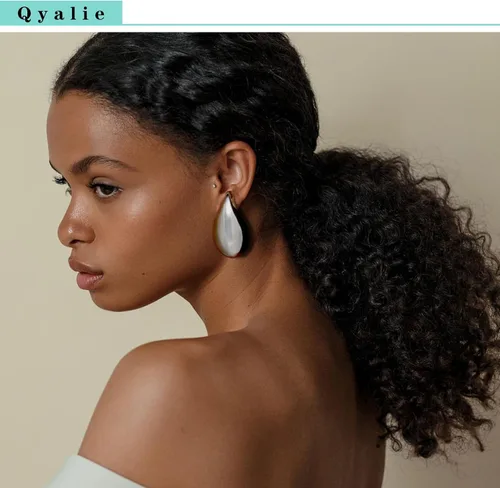 Vista 3 de Aretes de aro de oro grueso para mujer, aretes de lágrima de moda, grandes, gruesos, ligeros, chapados en oro de 18 quilates, joyería de diseñador