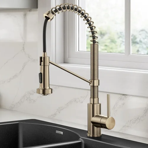 Vista 2 de KRAUS Bolden - Grifo de cocina de estilo comercial con mango individual de dos funciones desplegable en bronce champán antiguo libre de manchas