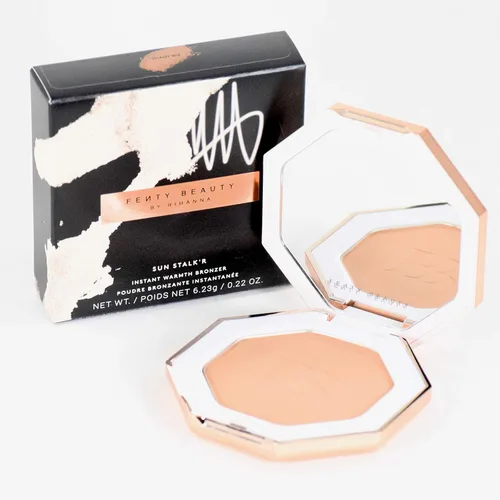 Vista 10 de Fenty Beauty by Rihanna Sun Stalk'r Instant Warmth Bronzer Bajan Gyal