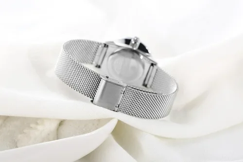 Vista 5 de MASTOP Reloj de pulsera con correa de malla tejida de acero inoxidable plateado para mujer, diseño simple analógico, reloj de cuarzo