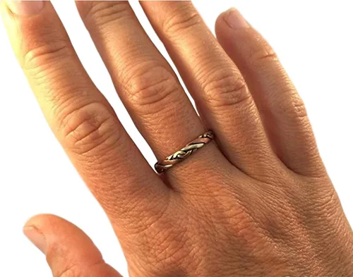 Vista 2 de Anillo de medicina/curación trenzado hecho a mano., Cobre, metal, plata, latón