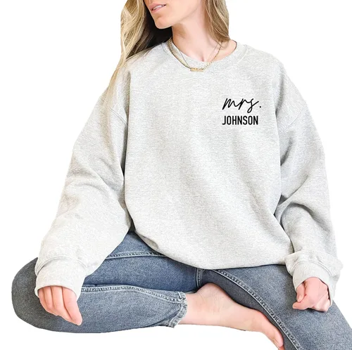 Vista 4 de Mrs Sweatshirt - Custom Mrs Sweatshirt - New Mrs - Honeymoon Pajamas - Wedding Gift - Engagement Gift - Fiancee Gift