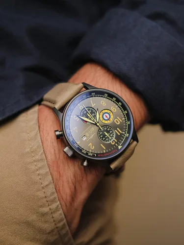 Vista 2 de Reloj analógicoAV-4011Hawker Hurricane, con mecanismo de cuarzo japonés, con correa de piel, de AVI-8