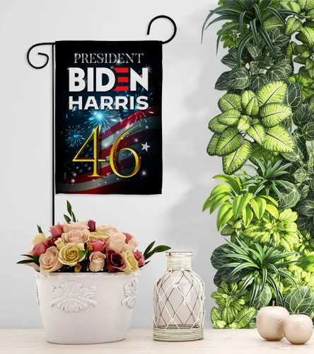Vista 9 de Biden Harris Flag Juego de bandera de jardín President 46 con soporte de pared para votación patriótica, fiesta de té republicana demócrata