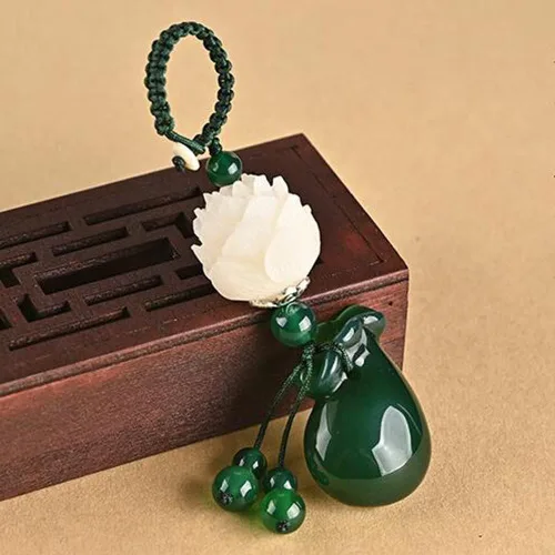 Vista 7 de ikasus Llavero de flor de loto, bolsa de la suerte, adorno de moda, calcedonia ágata, llavero colgante de mochila para mujeres y hombres