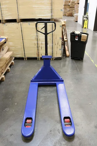 Vista 2 de Báscula de palet Jack con impresora térmica incorporada, capacidad de 5,000 x 1 libra, tamaño de horquilla de 48 x 27 pulgadas