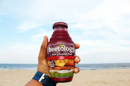 Vista 3 de Beetology Jugo orgánico de remolacha y tropical, 8.45 onzas (paquete de 6) 100% prensado en frío Saludable para el corazón Jugo de verduras