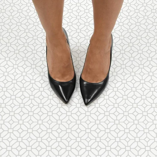 Vista 5 de FloorPops FP2946 Azulejos de Suelo Adhesivos con Diseño de Celosía, Blanco y Blanquecino
