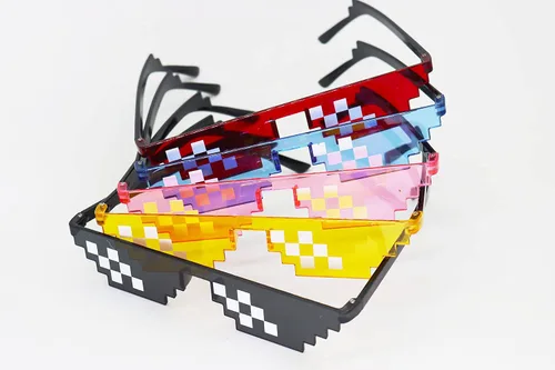Vista 5 de 5 gafas de sol coloridas Thug Life Pixelated Funny Mosaic Glasses para fiesta, club, bar, fotos, gafas de sol, decoración, juego de moda, Negro