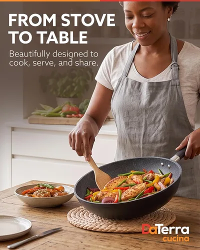 Vista 7 de Sartén profesional para freír con tapa, de Vesuvio Italian Crafted Cookware, PFOA and PFAS-Free, Induction Compatible, 450°F Oven Safe, Cool Touch